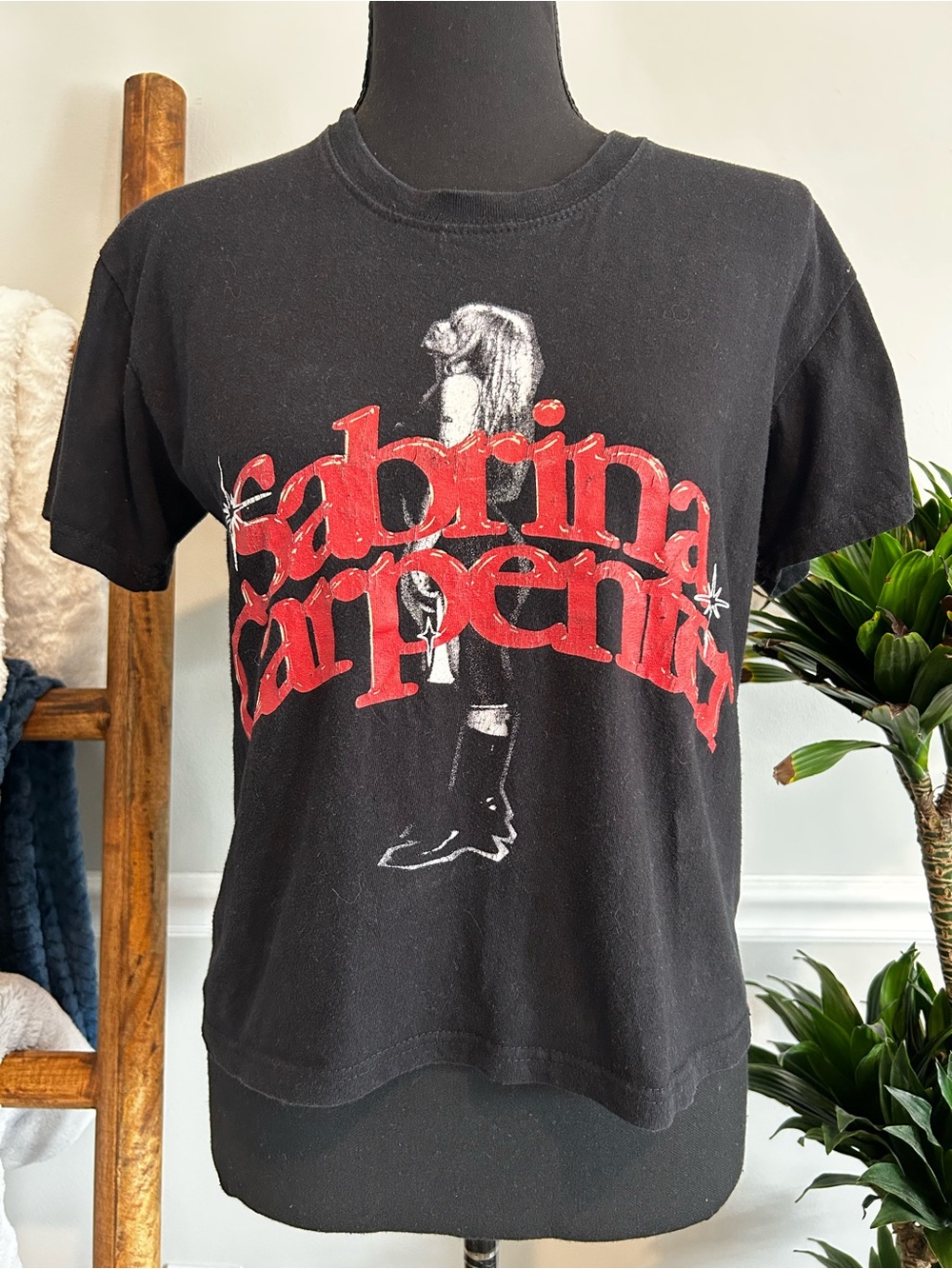 Sabrina Carpenter Kids Black Graphic Tee with Red Logo Size XS/S